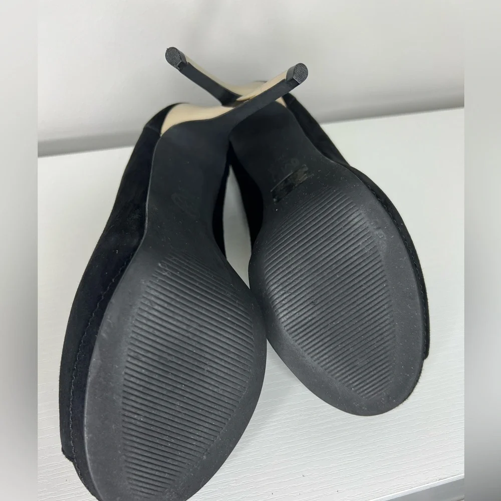 Michael Kors black suede peep toe pump with gold metallic heel. Size 9.5. New. - Picture 6 of 11